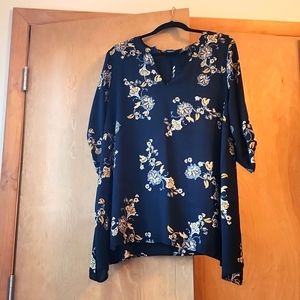 Torrid Blouse black with gold and white flowers